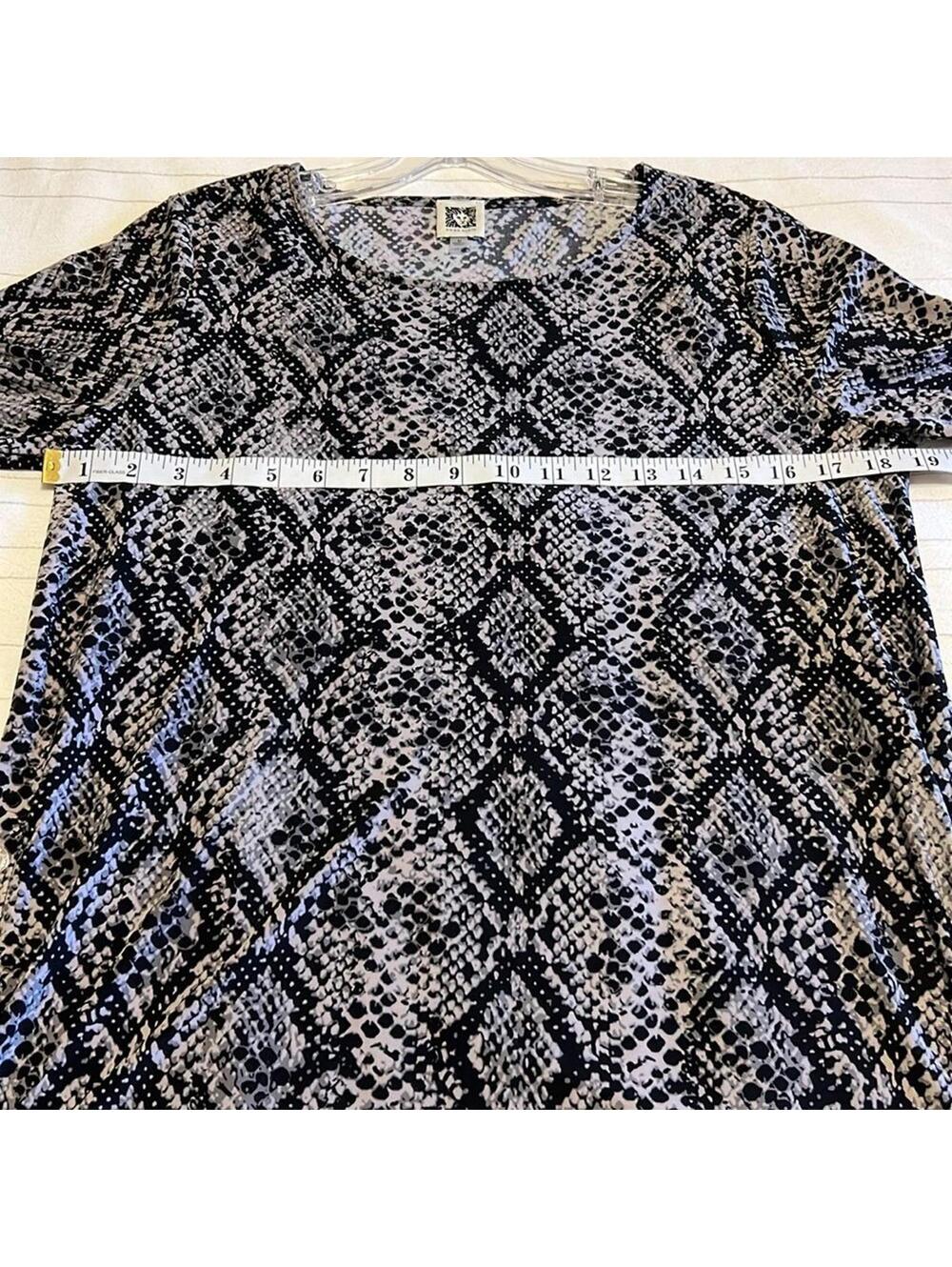 Anne Klein Black Gray Blouse Women's Medium Decorative Side Buttons Career Top - Picture 3 of 9